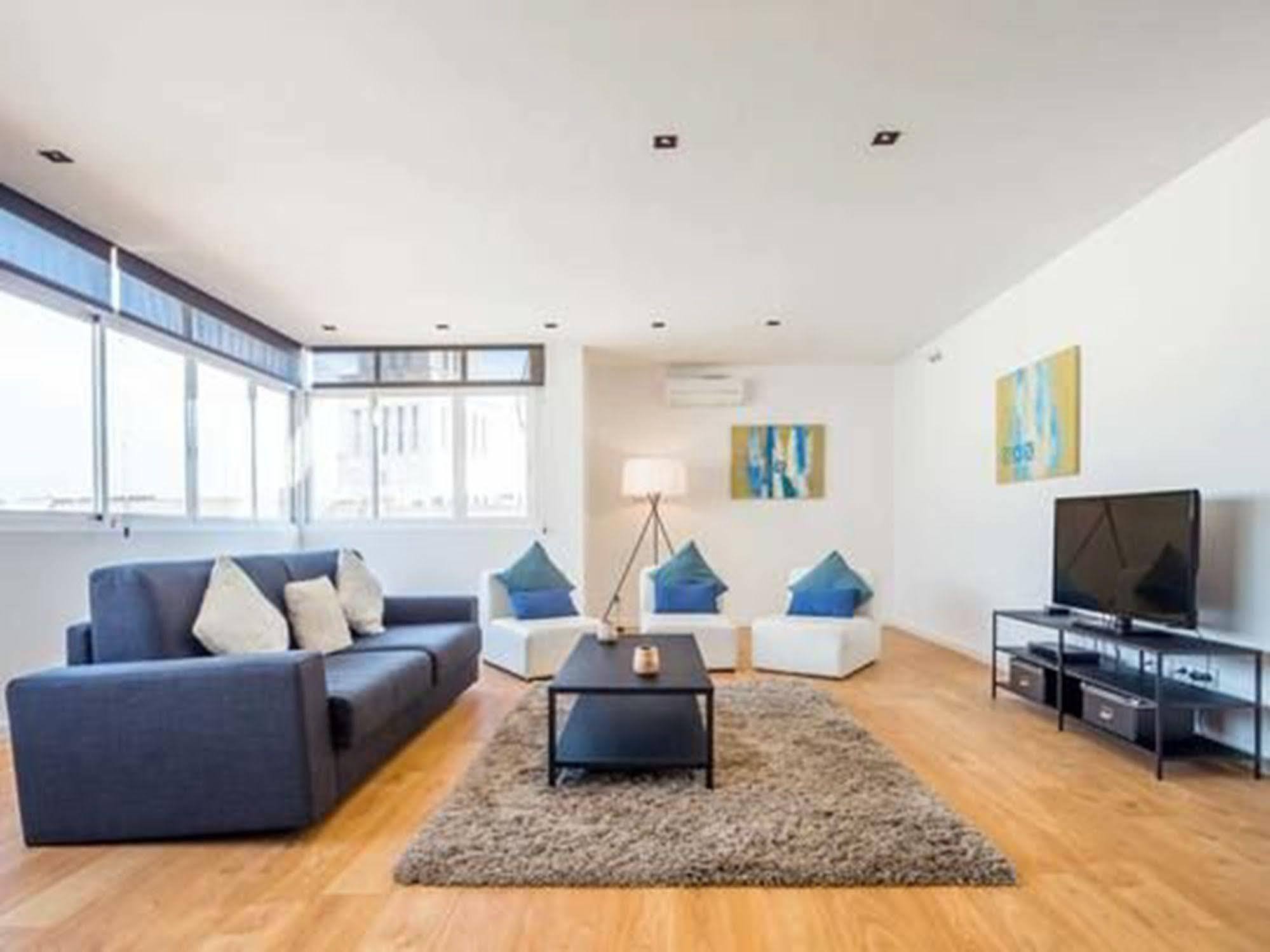 Rent Top Apartments Near Plaza De Catalunya Barcelona Exterior foto