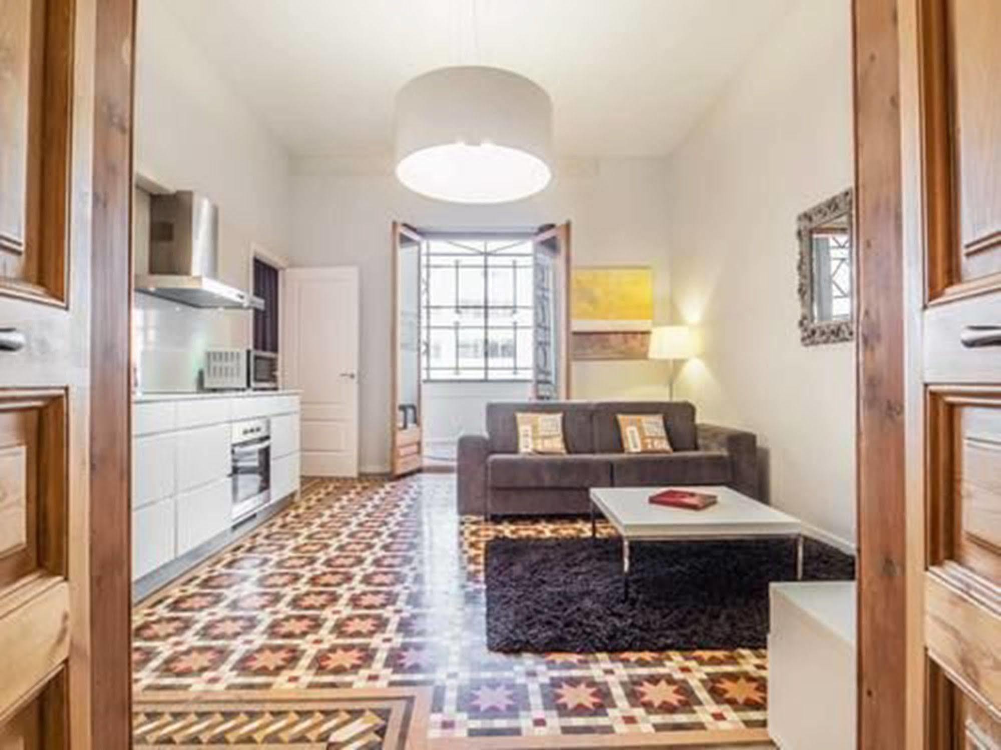 Rent Top Apartments Near Plaza De Catalunya Barcelona Exterior foto