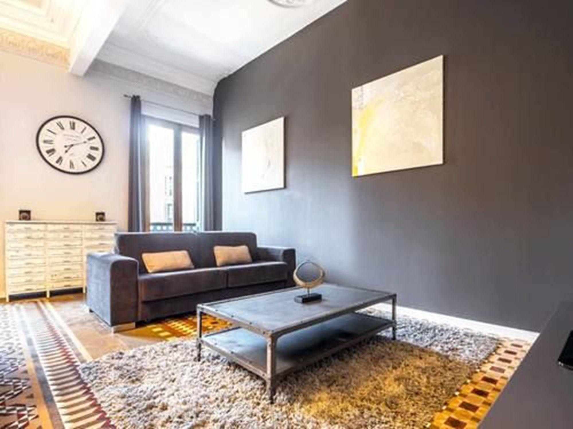Rent Top Apartments Near Plaza De Catalunya Barcelona Exterior foto