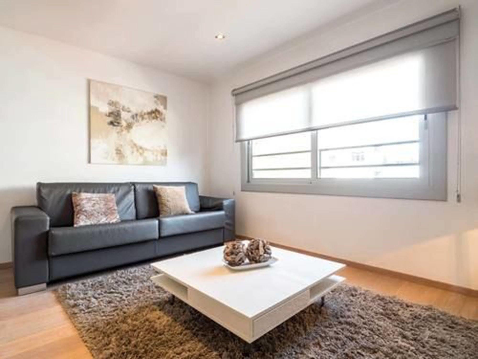 Rent Top Apartments Near Plaza De Catalunya Barcelona Exterior foto