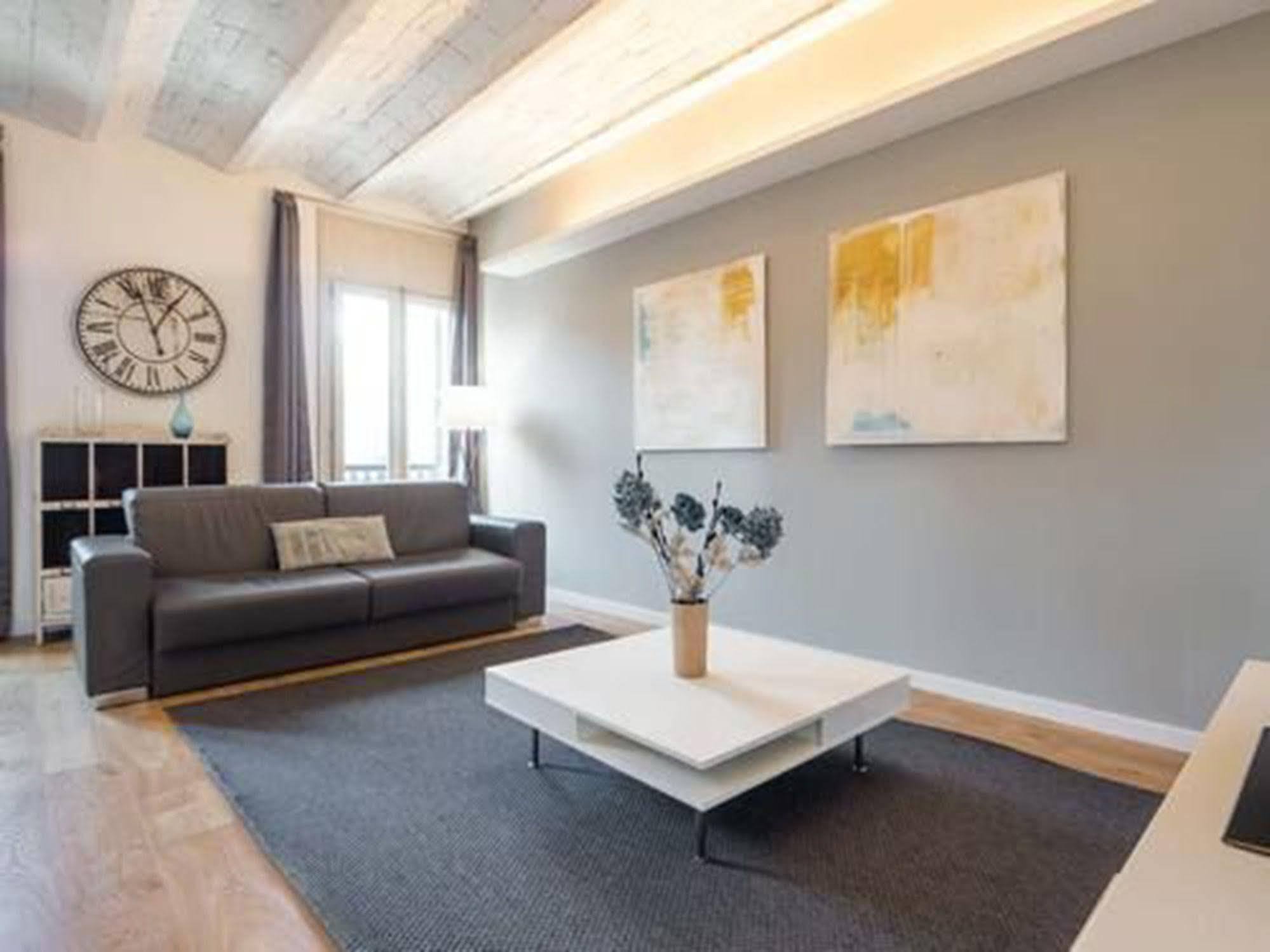 Rent Top Apartments Near Plaza De Catalunya Barcelona Exterior foto