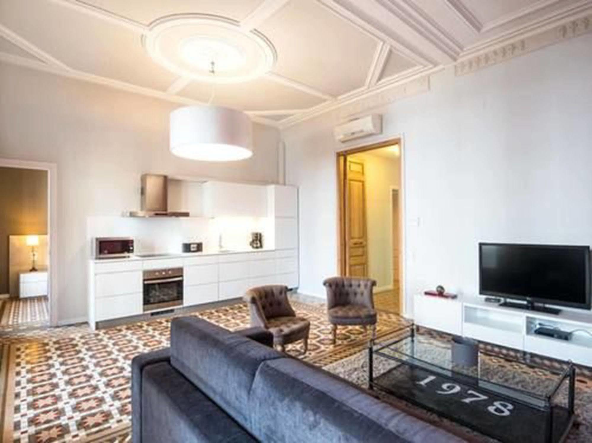 Rent Top Apartments Near Plaza De Catalunya Barcelona Exterior foto