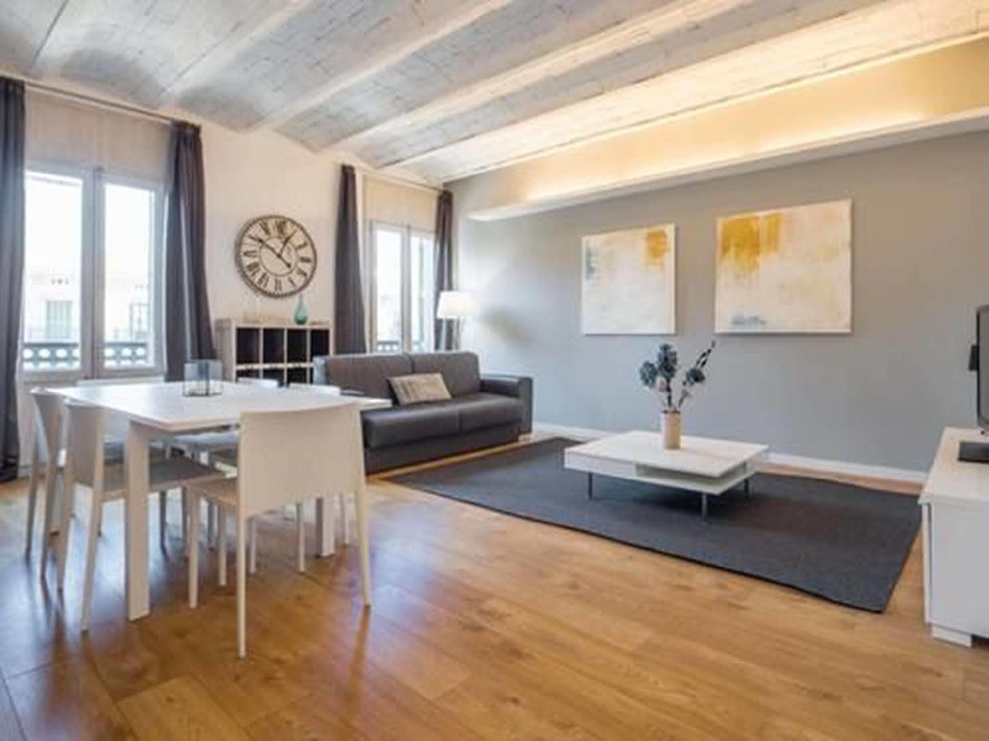 Rent Top Apartments Near Plaza De Catalunya Barcelona Exterior foto